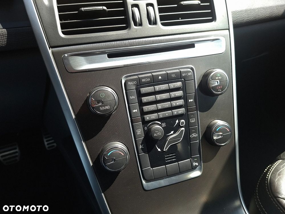 Volvo XC 60 D4 RDesign - 27