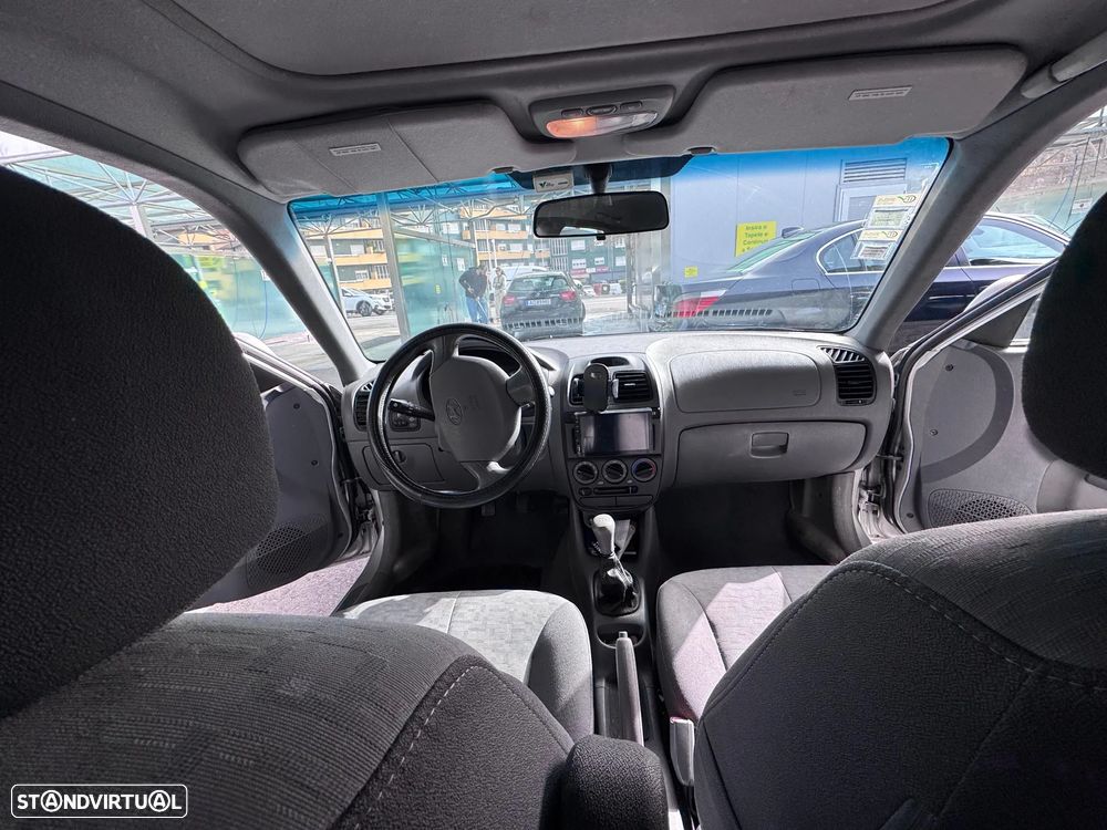 Hyundai Accent 1.3 GLS - 3