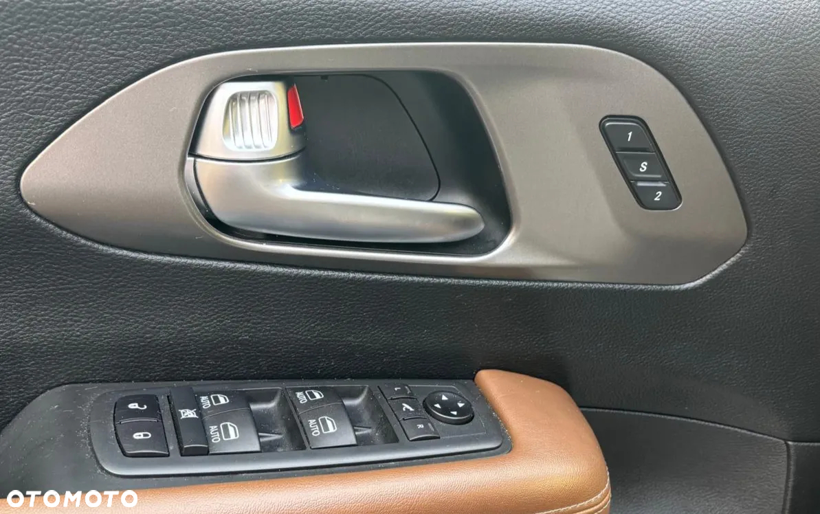 Chrysler Pacifica - 18