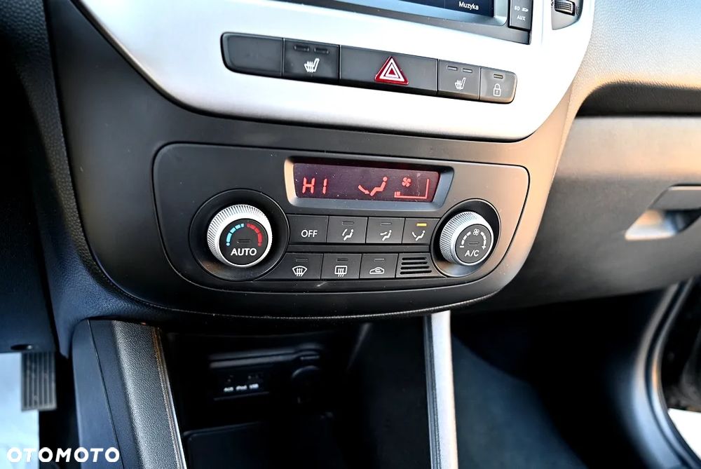 Kia Venga 1.4 CVVT Attract - 24