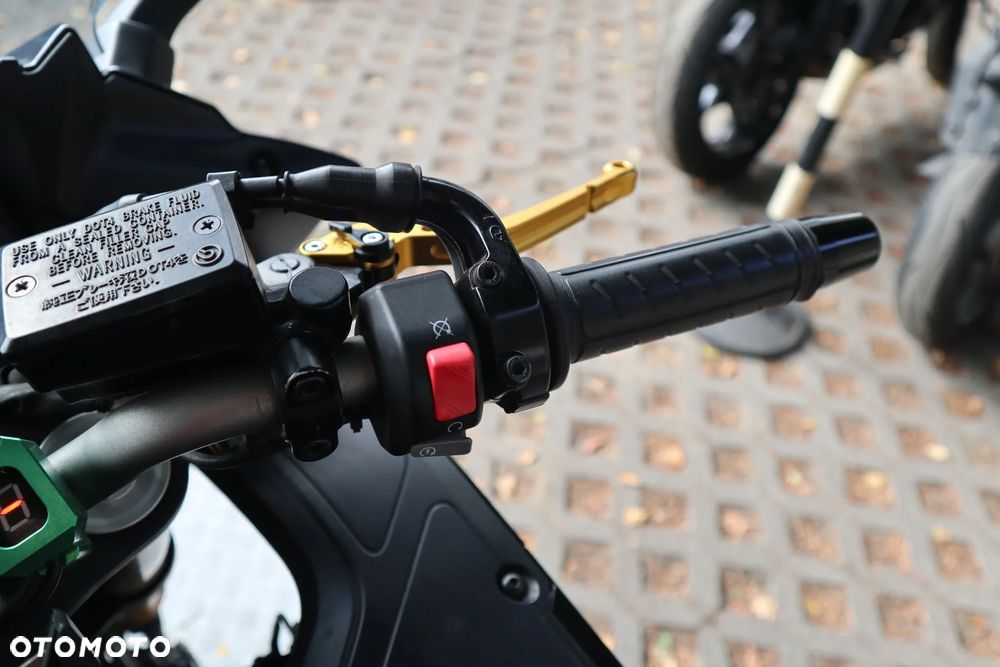 Yamaha FZ8 - 7