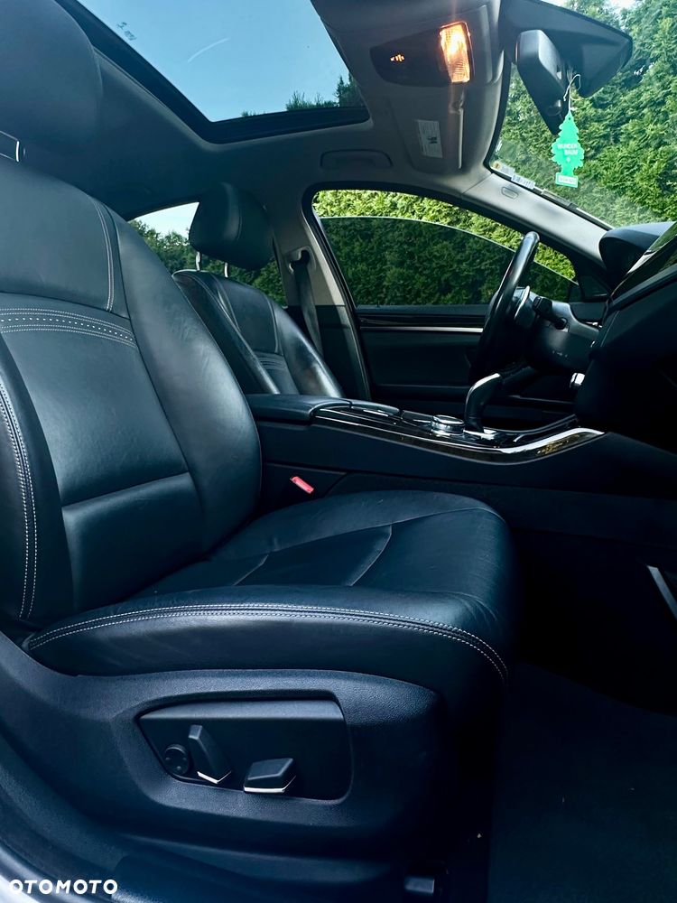 BMW Seria 5 535i xDrive Luxury Line - 13