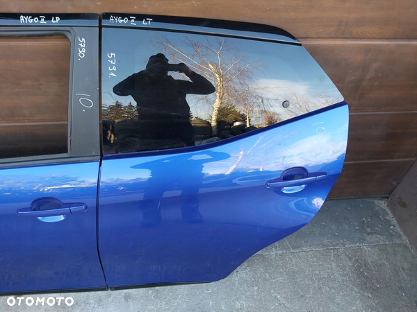 Toyota AYGO II drzwi lewy tył lewe tylne