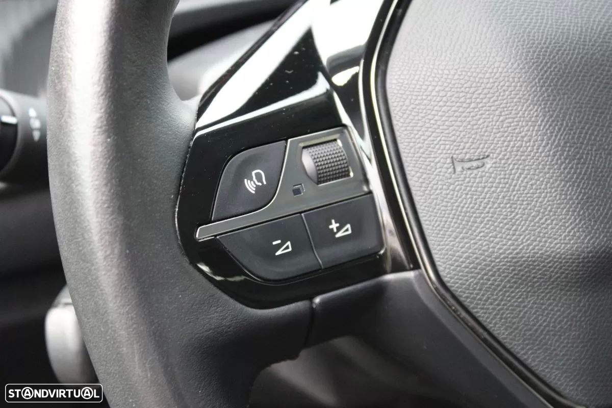 Peugeot 2008 1.2 PureTech Active Pack - 15