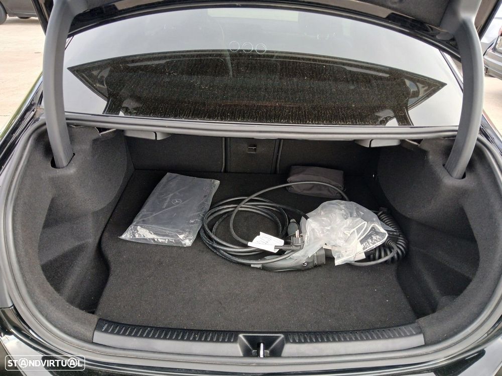 Mercedes-Benz A 250 e 8G-DCT AMG Line - 11