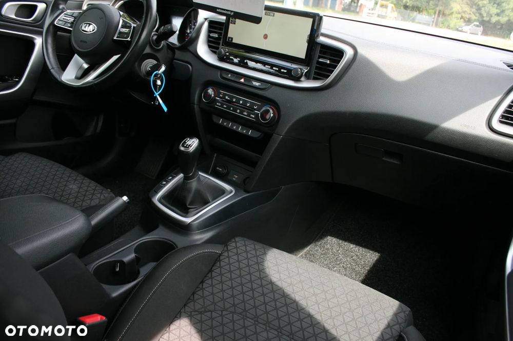 Kia Ceed 1.4 T-GDI L Business Line - 11