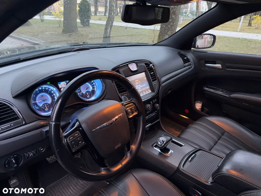 Chrysler 300s - 12