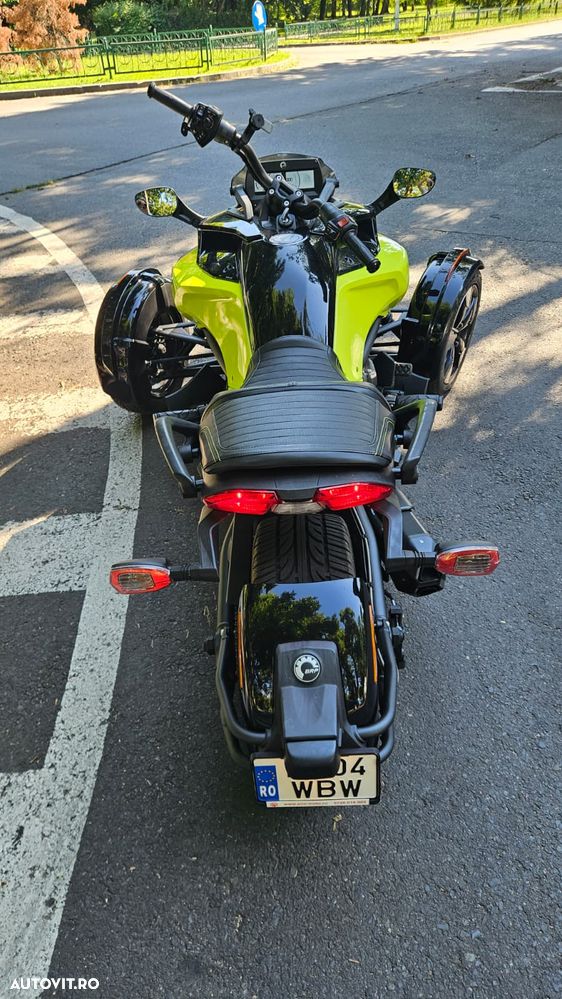 Can-Am Spyder - 11