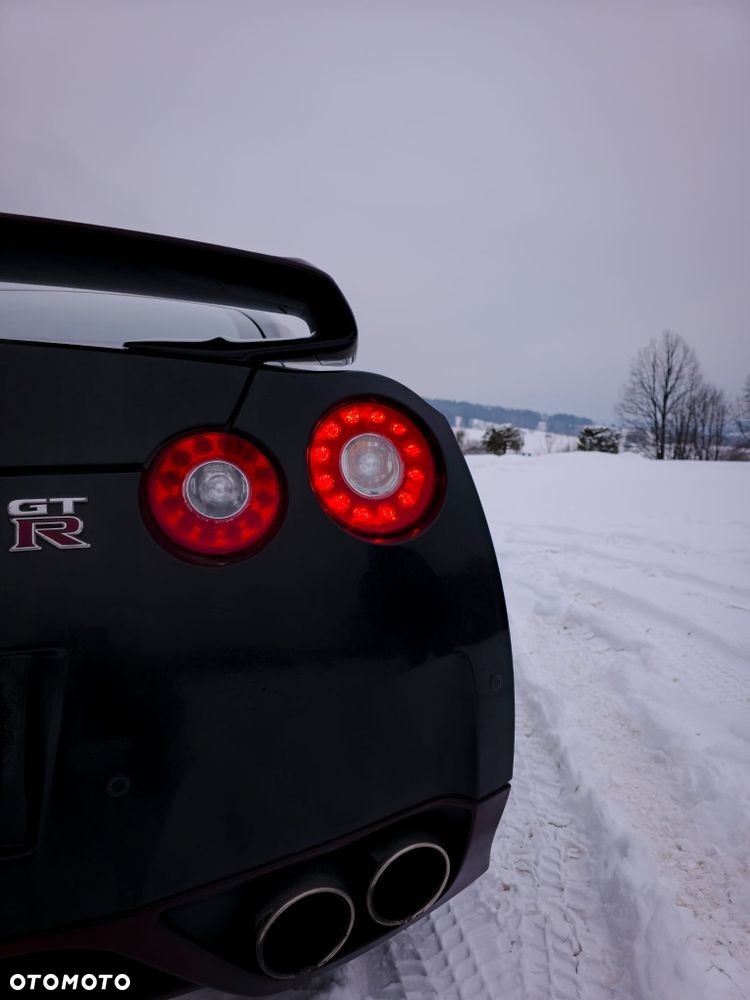 Nissan GT-R - 6
