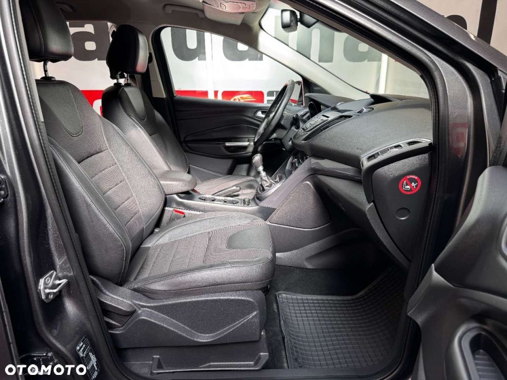 Ford Kuga - 39