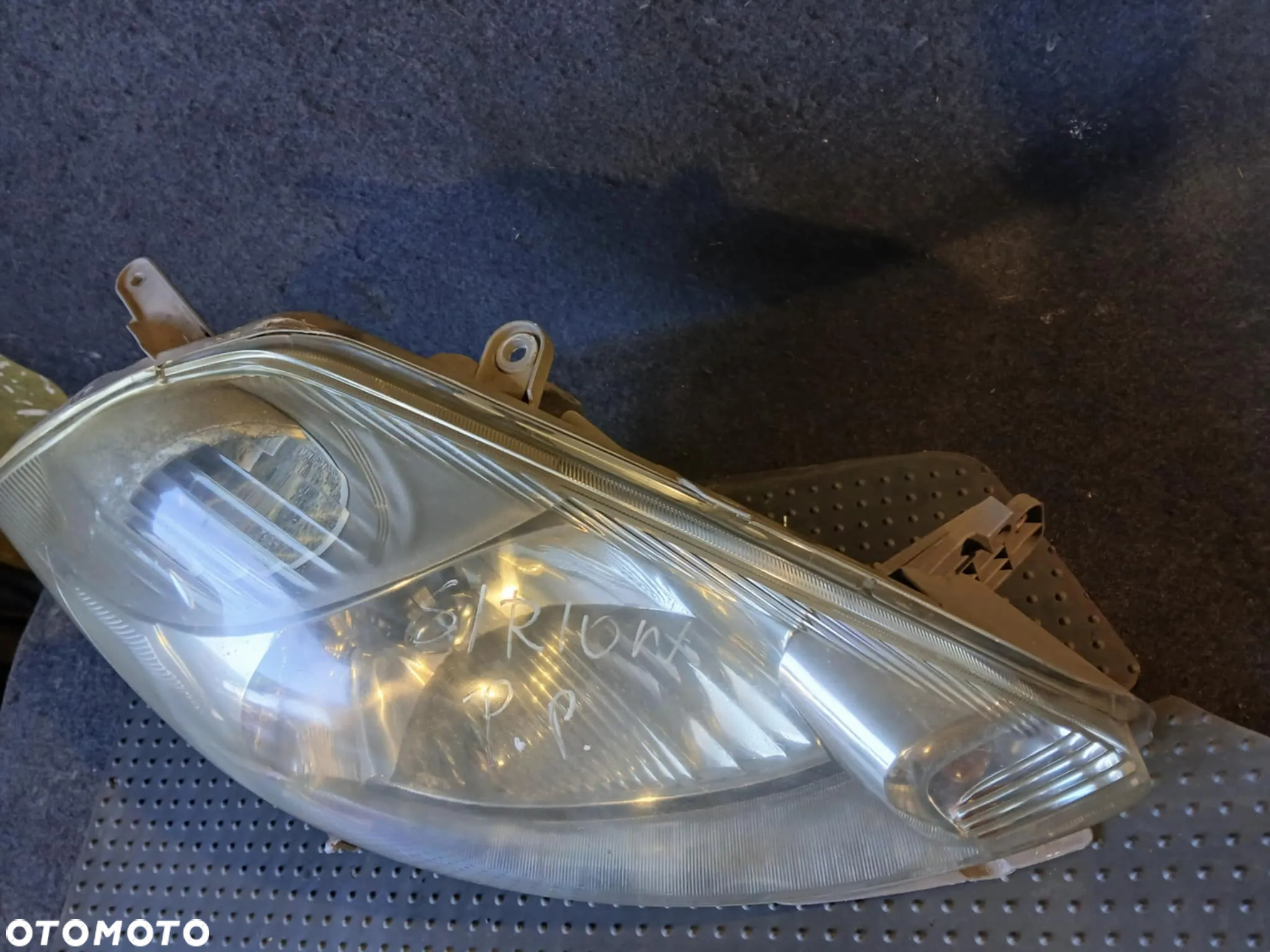 Daihatsu Sirion Lampa przednia lewa, prawa - 6