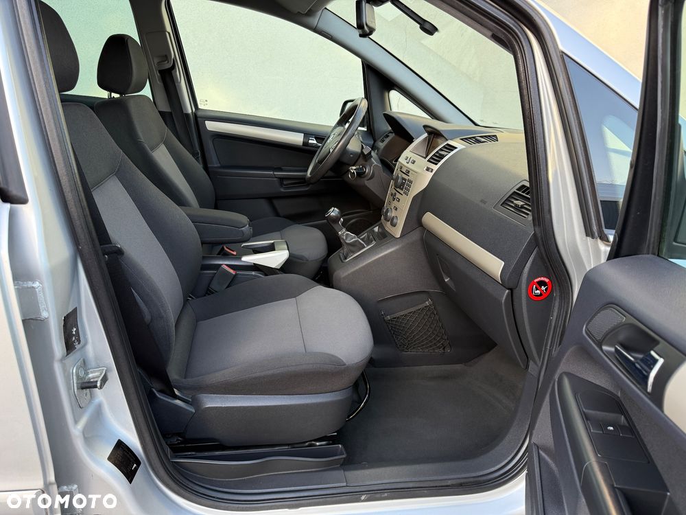 Opel Zafira 1.6 16V Comfort - 24