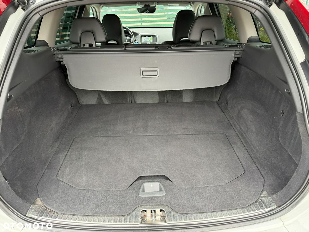 Volvo XC 60 D4 SCR Momentum - 38