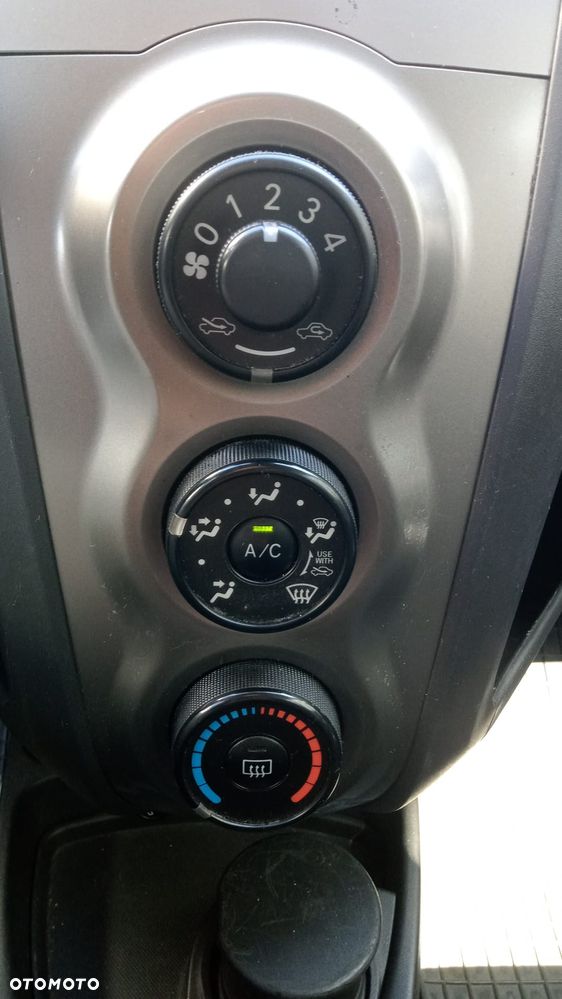 Toyota Yaris 1.0 Terra A/C - 13