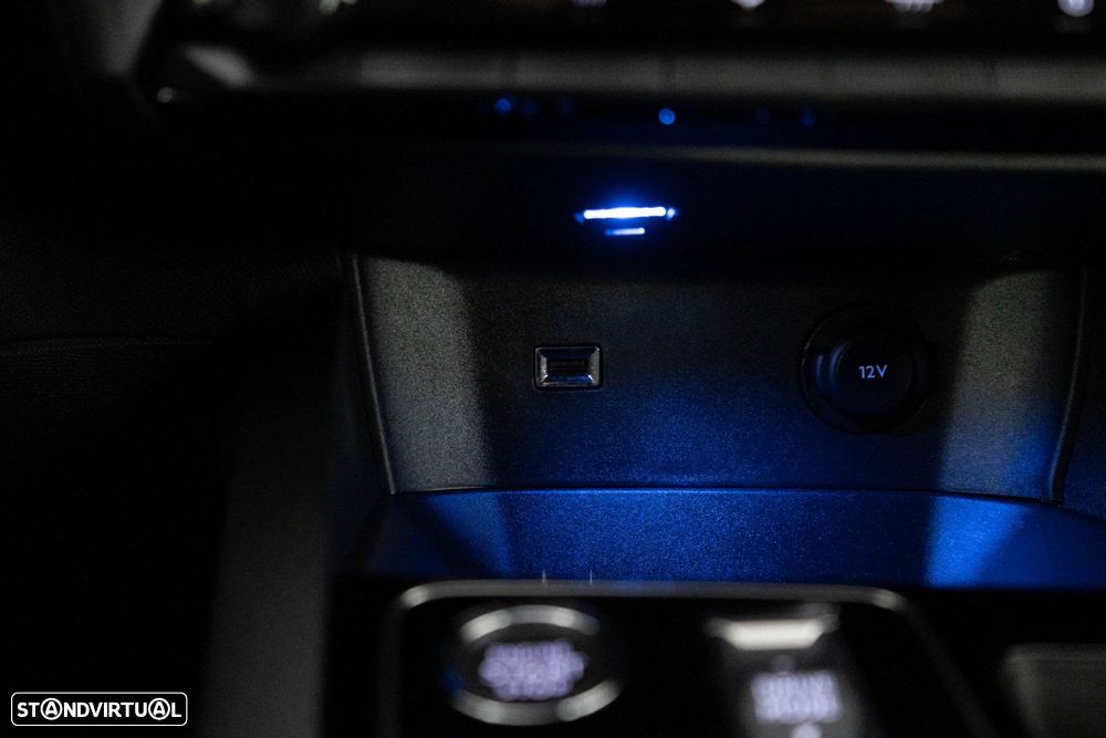 Peugeot 5008 1.2 Hybrid Allure e-DCS6 - 28