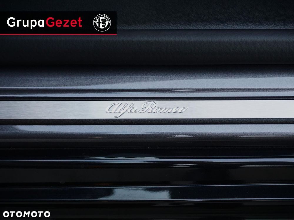 Alfa Romeo Stelvio - 11