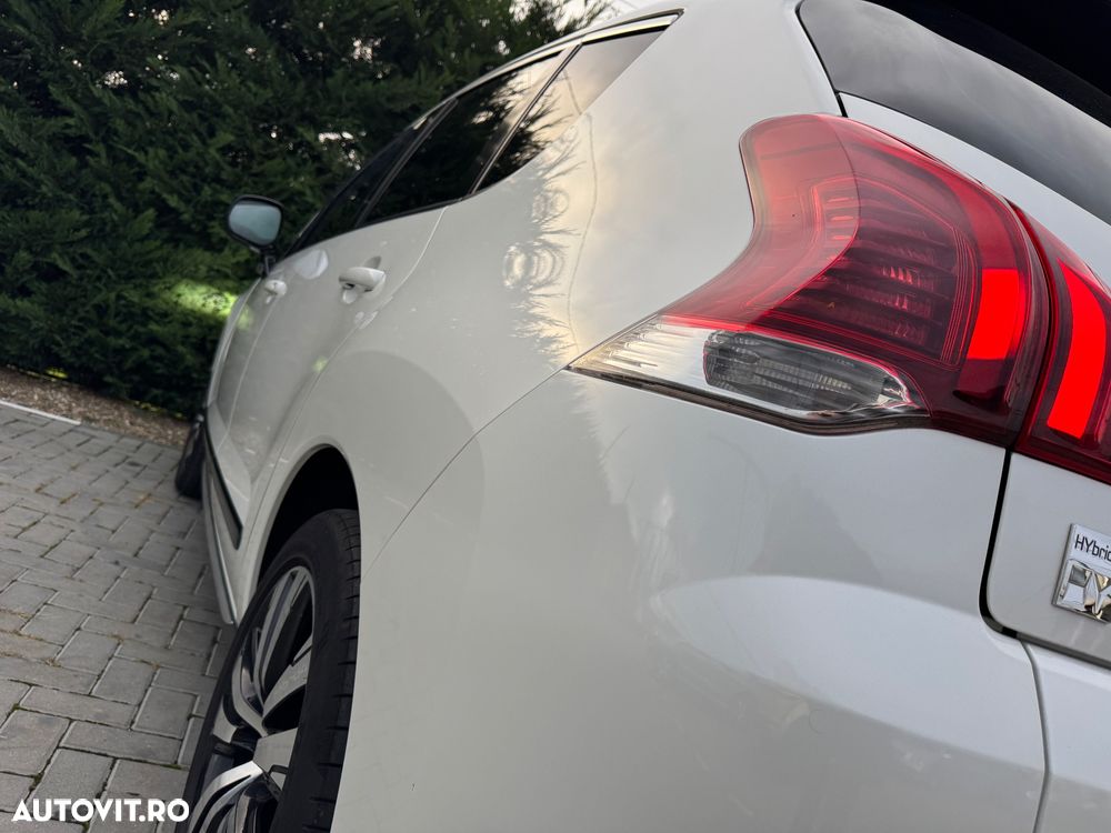 Peugeot 3008 Hybrid4 - 36