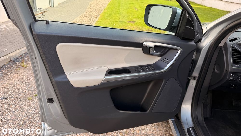 Volvo XC 60 D4 Geartronic Summum - 20