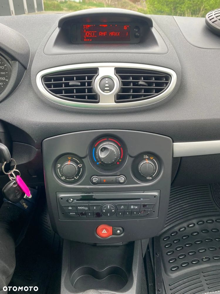 Renault Clio - 20