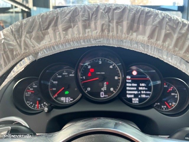 Porsche Cayenne Platinum Edition - 15