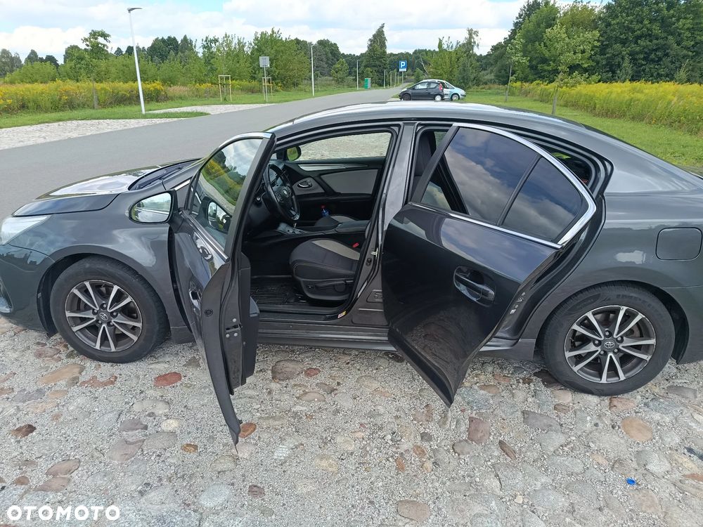 Toyota Avensis 2.0 Prestige MS - 10