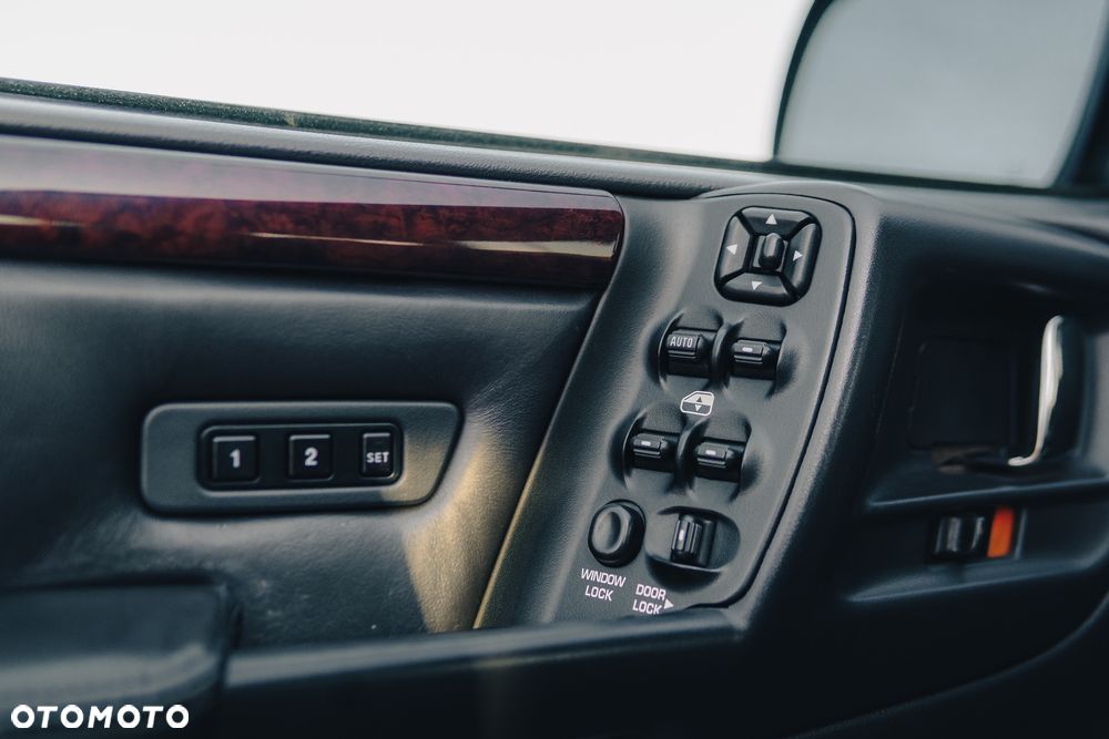 Jeep Grand Cherokee - 23