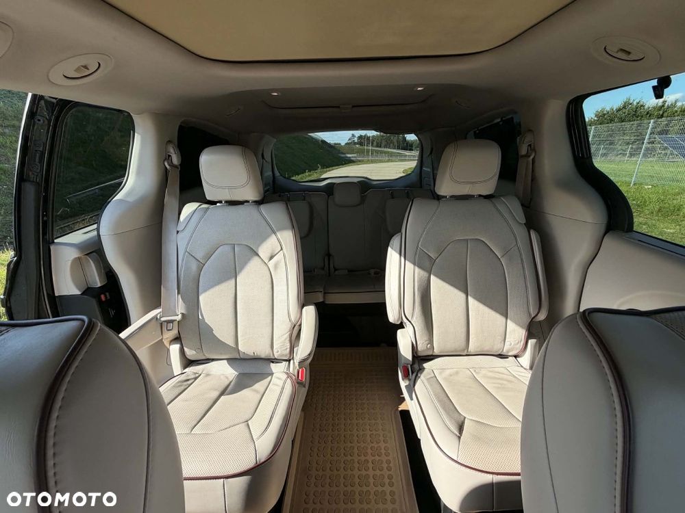 Chrysler Pacifica - 7