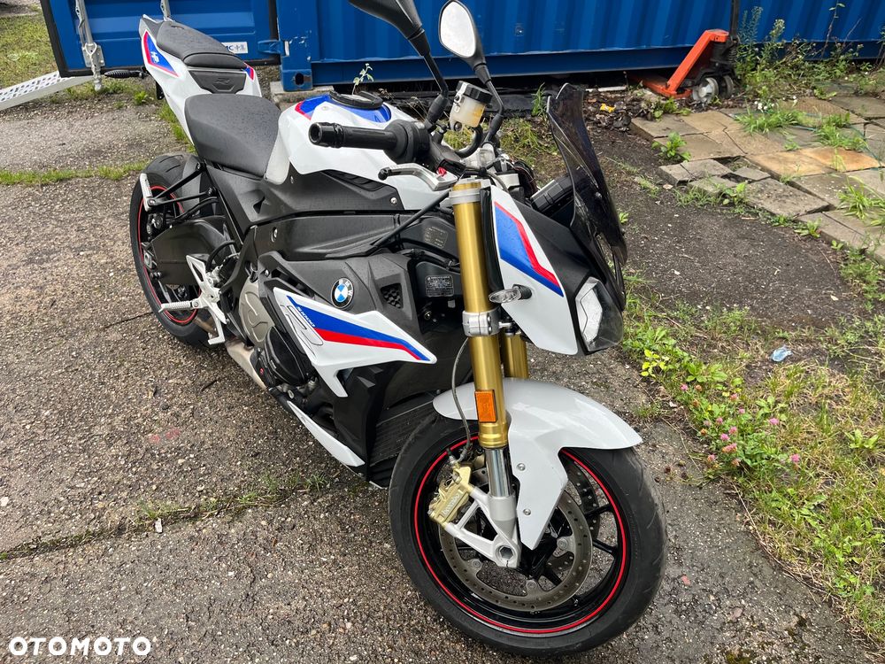 BMW S - 1