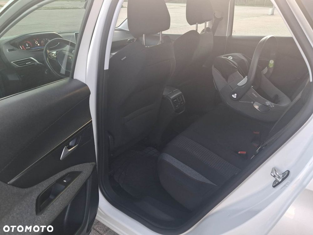 Peugeot 3008 1.5 BlueHDi Active S&S - 10