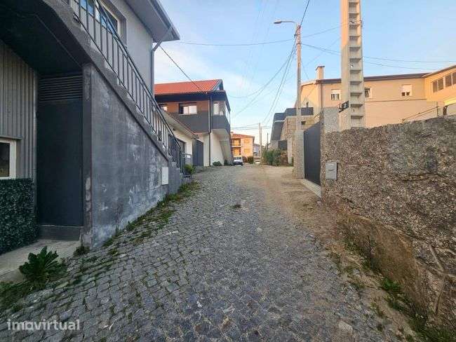 Armazém com 150m² junto a estrada nacional em Mesão Frio - Grande imagem: 5/5