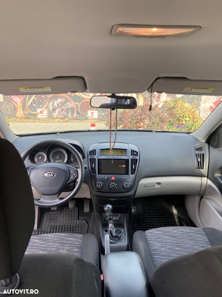 Kia Ceed 2008 photo 4