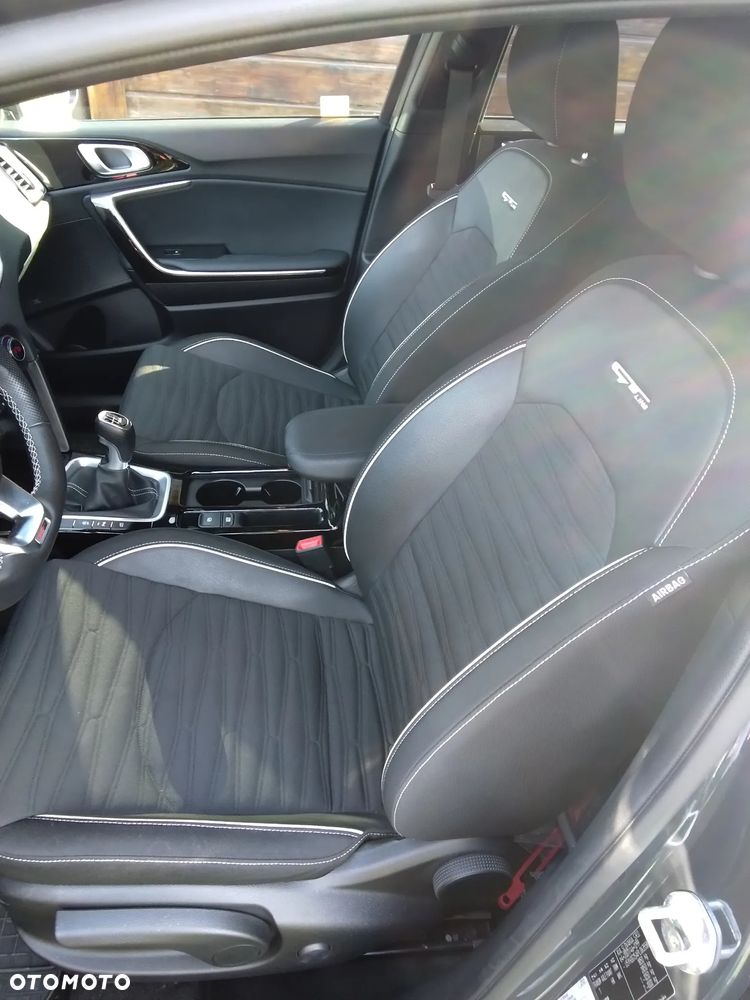 Kia ProCeed - 18