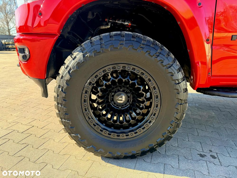 Dodge RAM 5.7 4x4 - 8