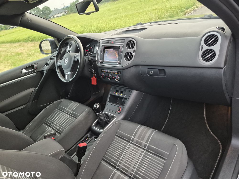 Volkswagen Tiguan 2.0 TDI SCR BlueMotion Technology Lounge Sport & Style - 8
