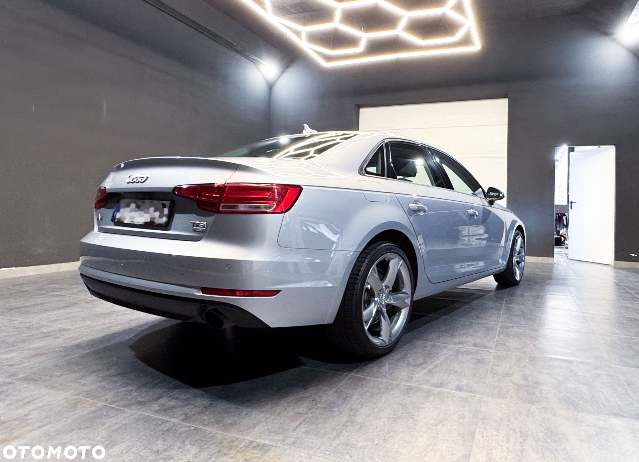 Audi A4 ver-2-0-tfsi-ultra-s-tronic - 5