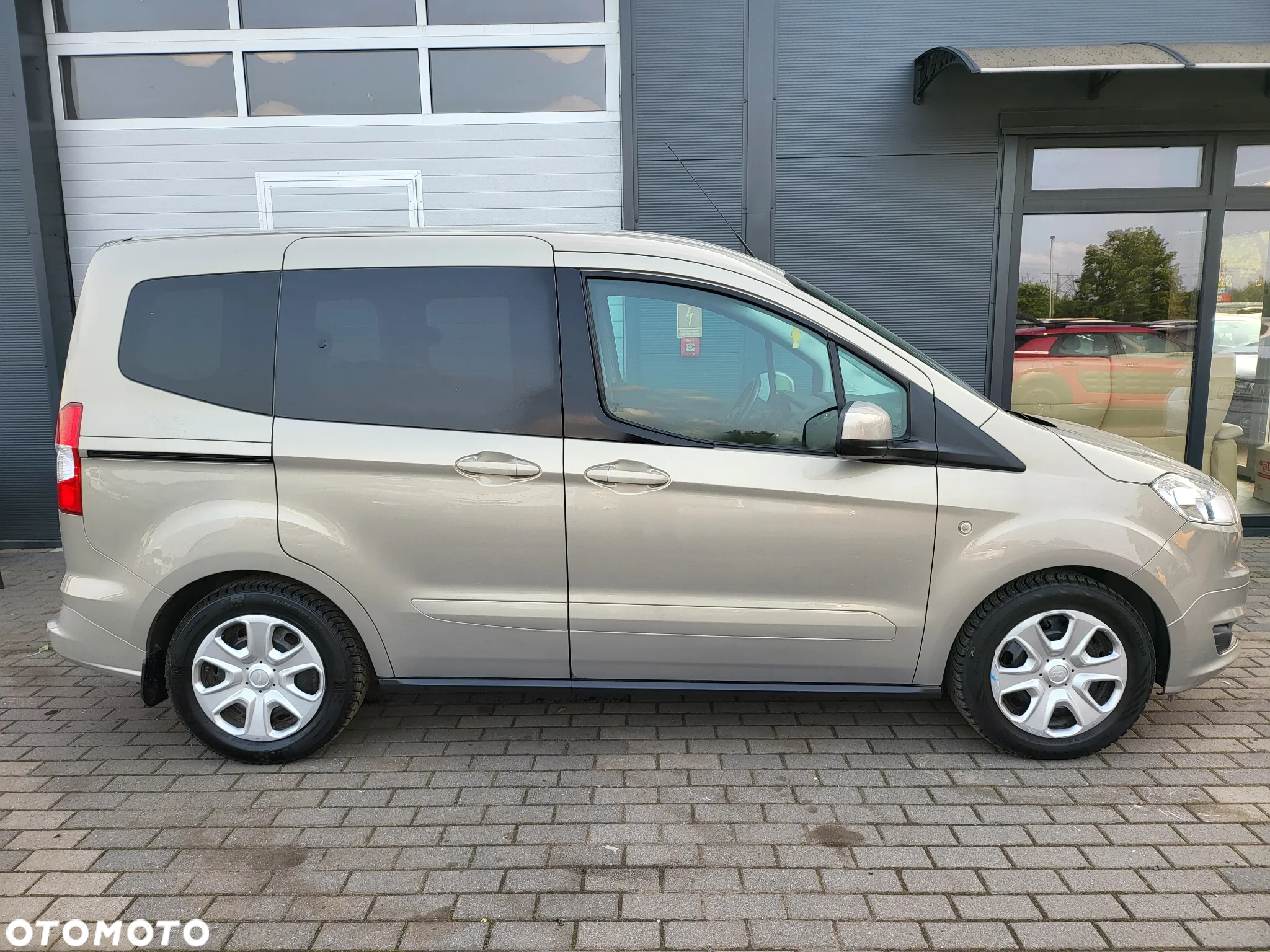 Ford Tourneo Courier 1.0 EcoBoost S&S Trend - 6