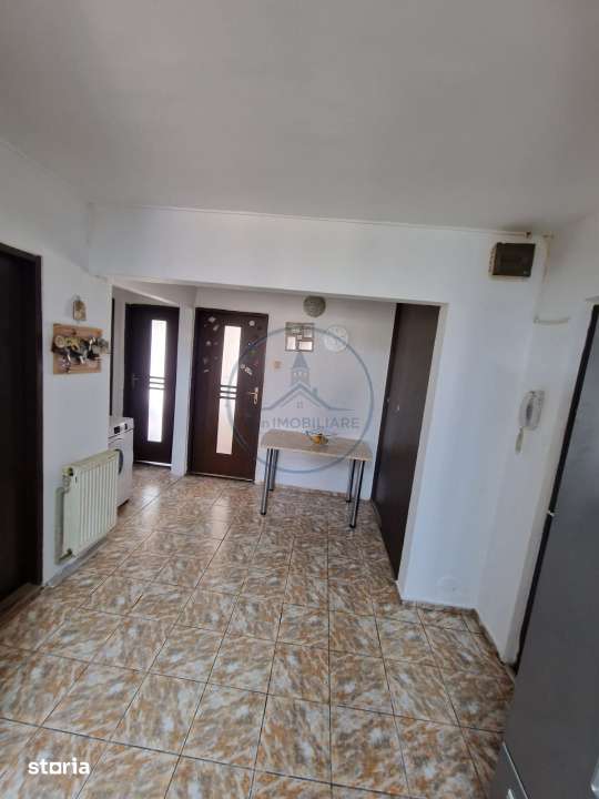 Apartament 3 camere decomandat, et.3, zona sensu vechi — fotografia 3