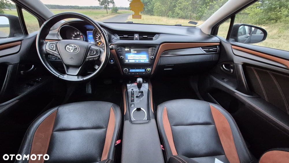 Toyota Avensis 1.8 Active MS - 10