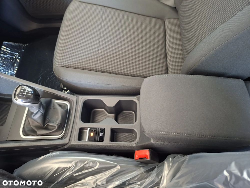 Volkswagen Caddy MAXI, 7 osobowy, silnik: 2,0 l TDI EU6 102 KM/skrzynia biegów: manualna 6-bieg. - 19
