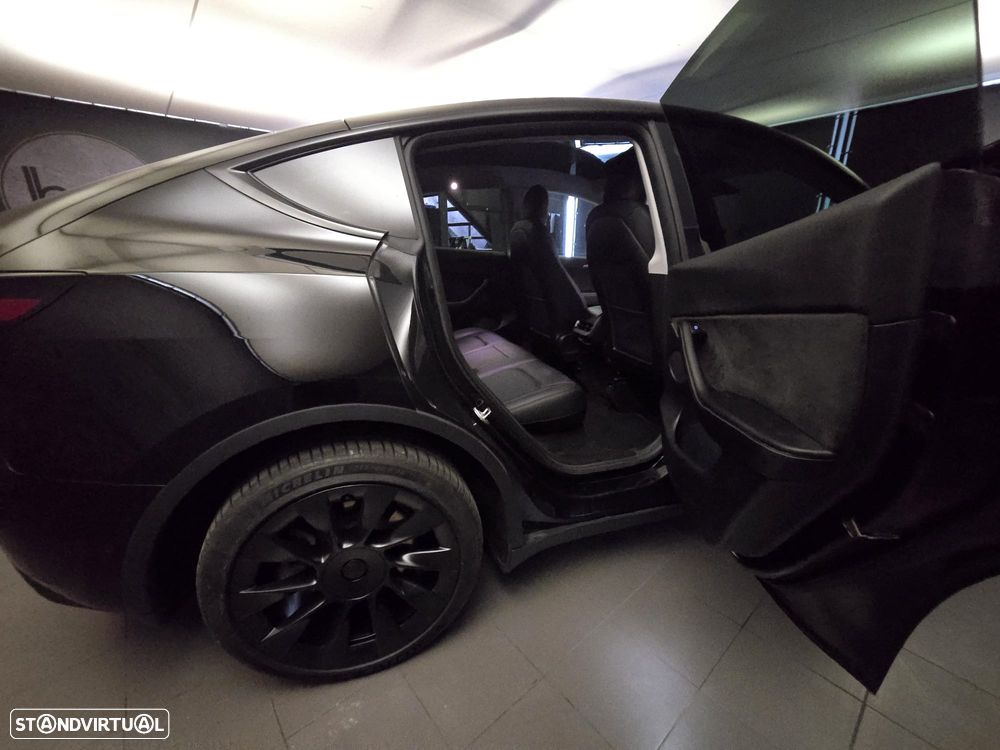 Tesla Model Y Long Range Dual Motor AWD - 7