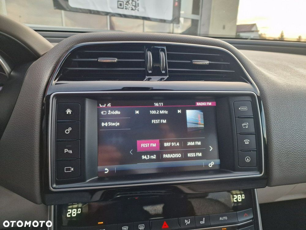 Jaguar XE 20d Prestige - 27