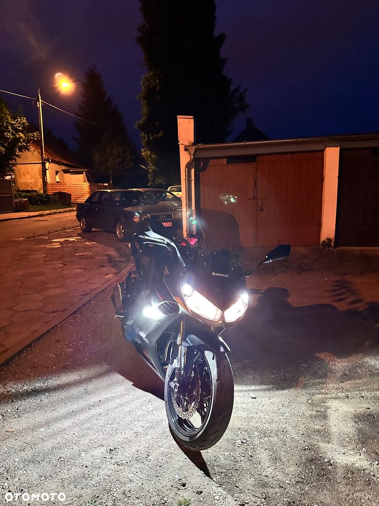 Kawasaki Ninja 1000 SX - 10
