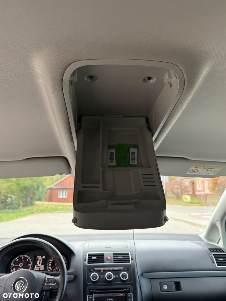 Volkswagen Touran - 20