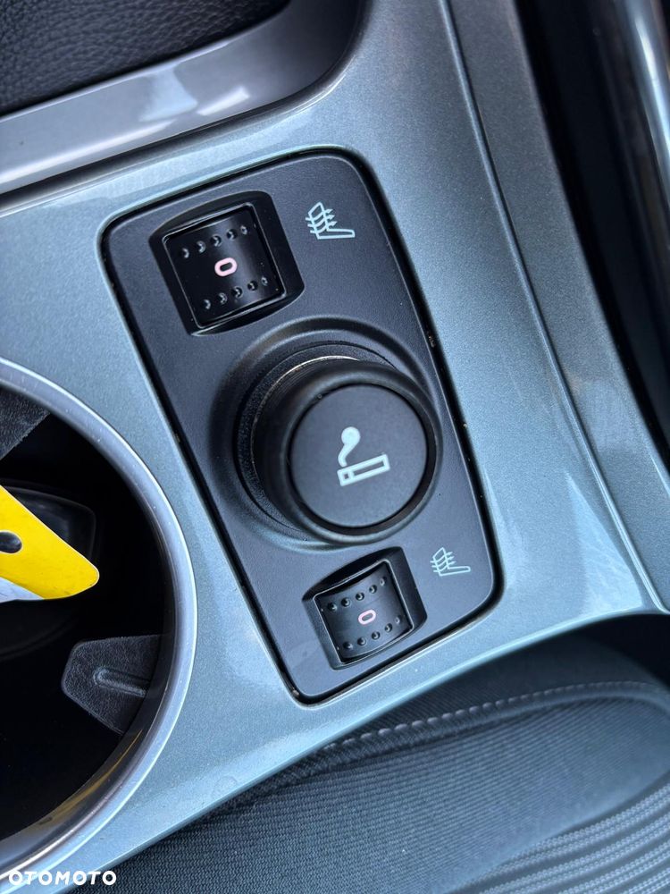 Ford Grand C-MAX 2.0 TDCi Edition - 17