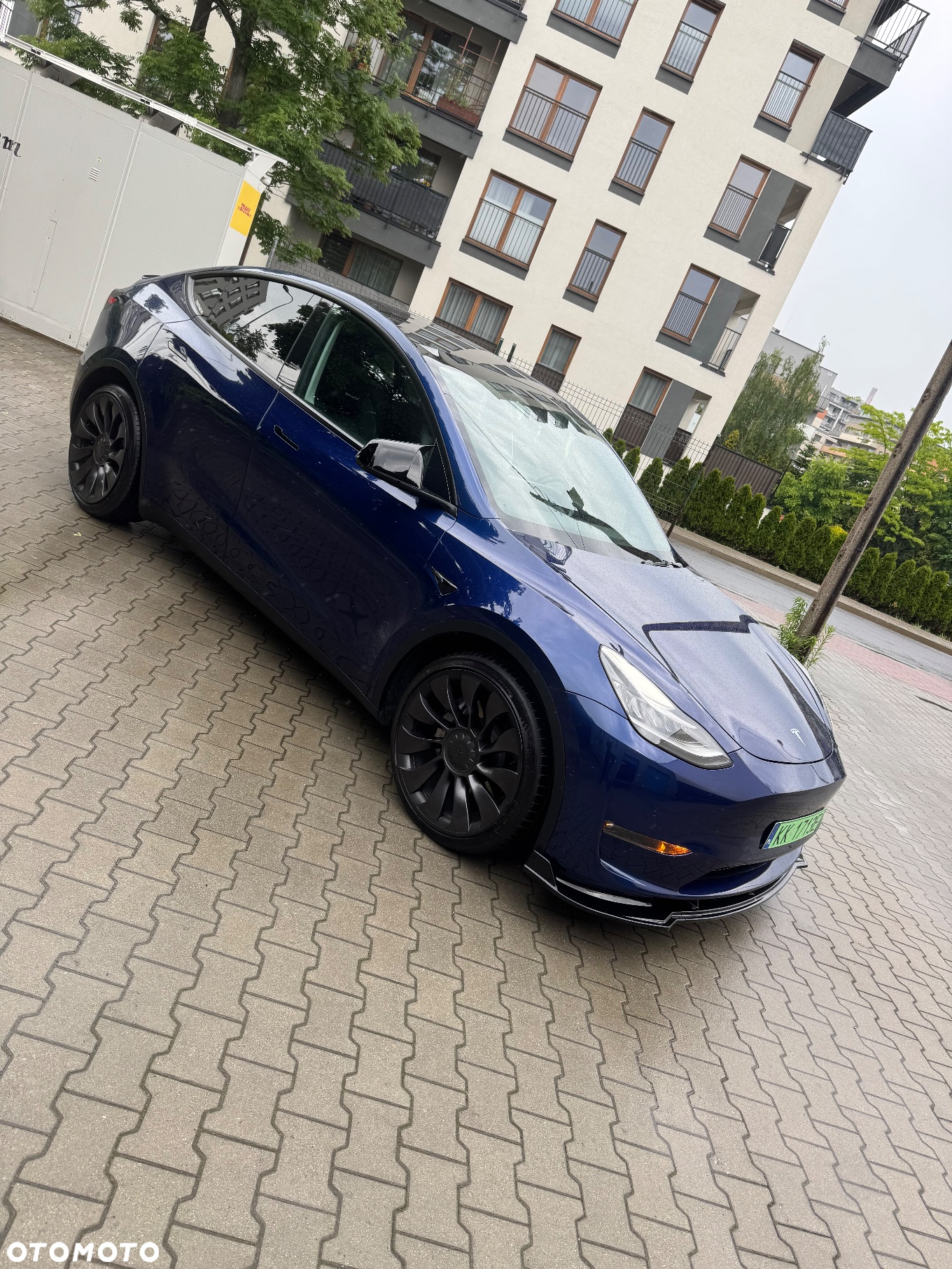 Tesla Y - 11