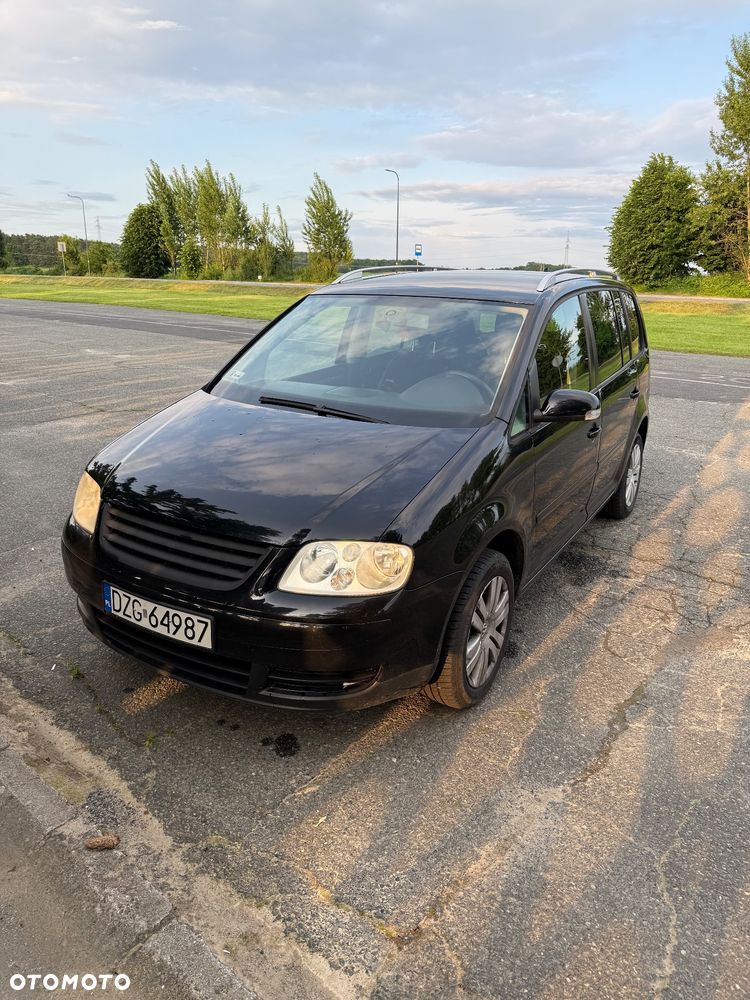 Volkswagen Touran 1.6 FSI Basis - 2
