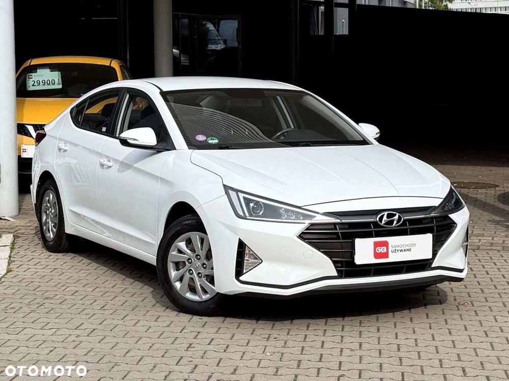 Hyundai Elantra 1.6 Classic Plus - 4