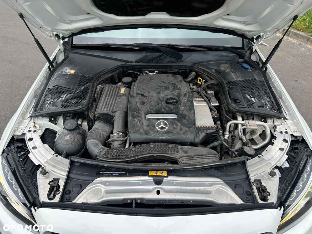 Mercedes-Benz Klasa C 300 7G-TRONIC AMG Line - 21