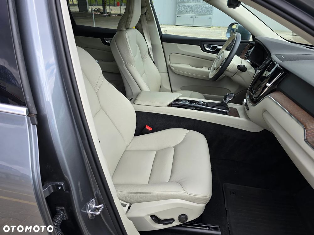 Volvo XC 60 T5 AWD Geartronic Momentum - 19
