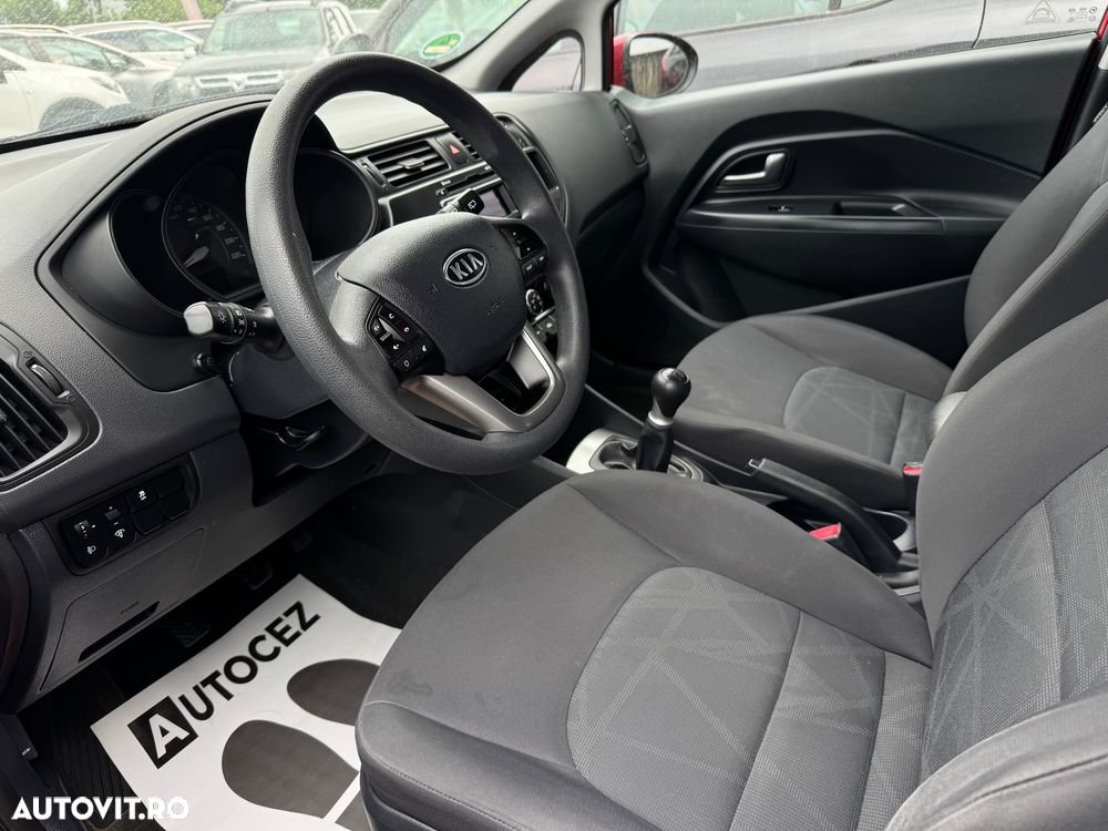 Kia Rio - 10